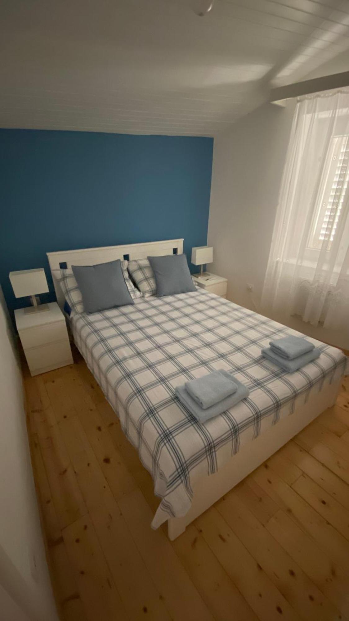 Holiday Home Isabella Vis Ngoại thất bức ảnh