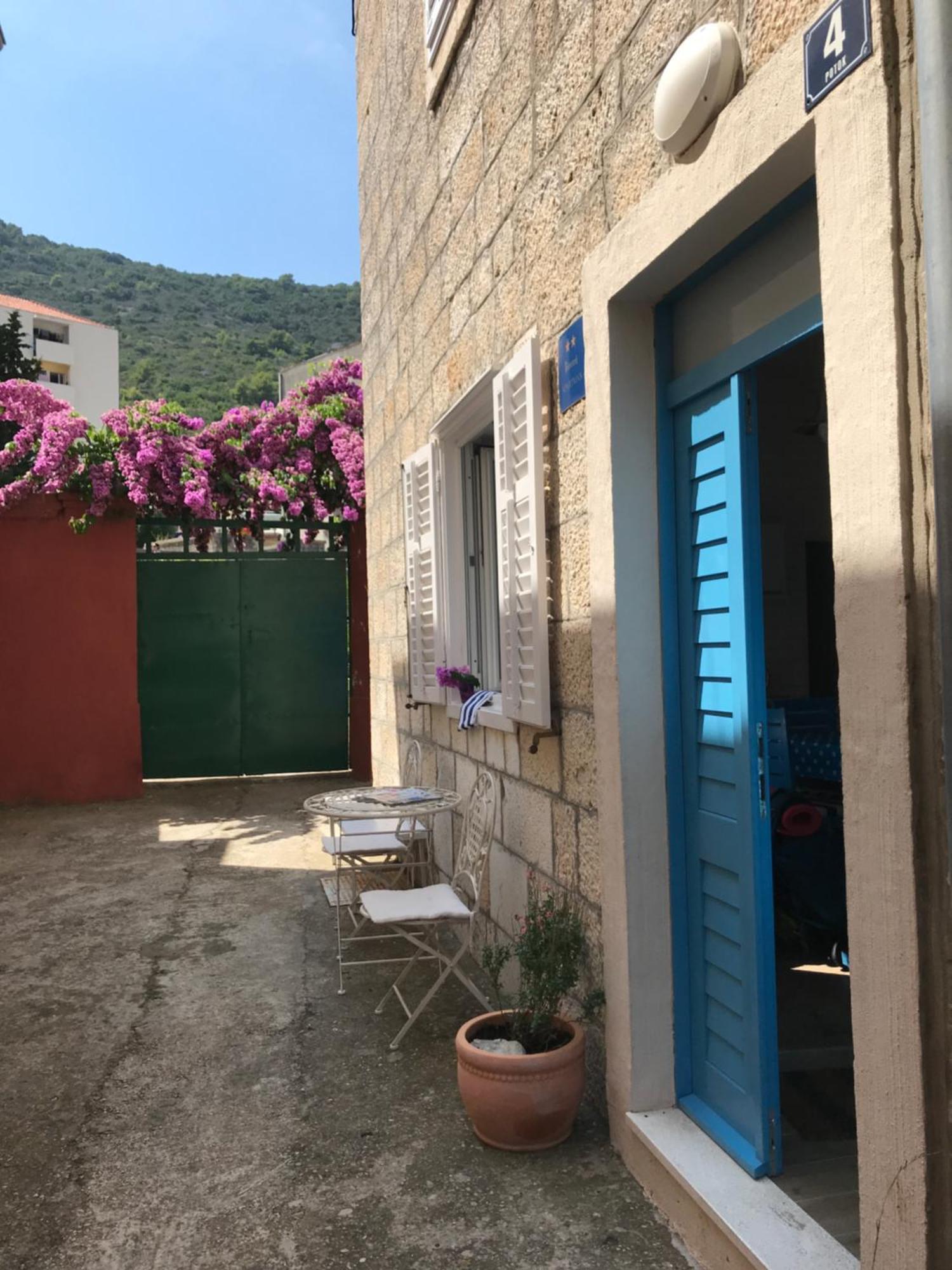 Holiday Home Isabella Vis Ngoại thất bức ảnh